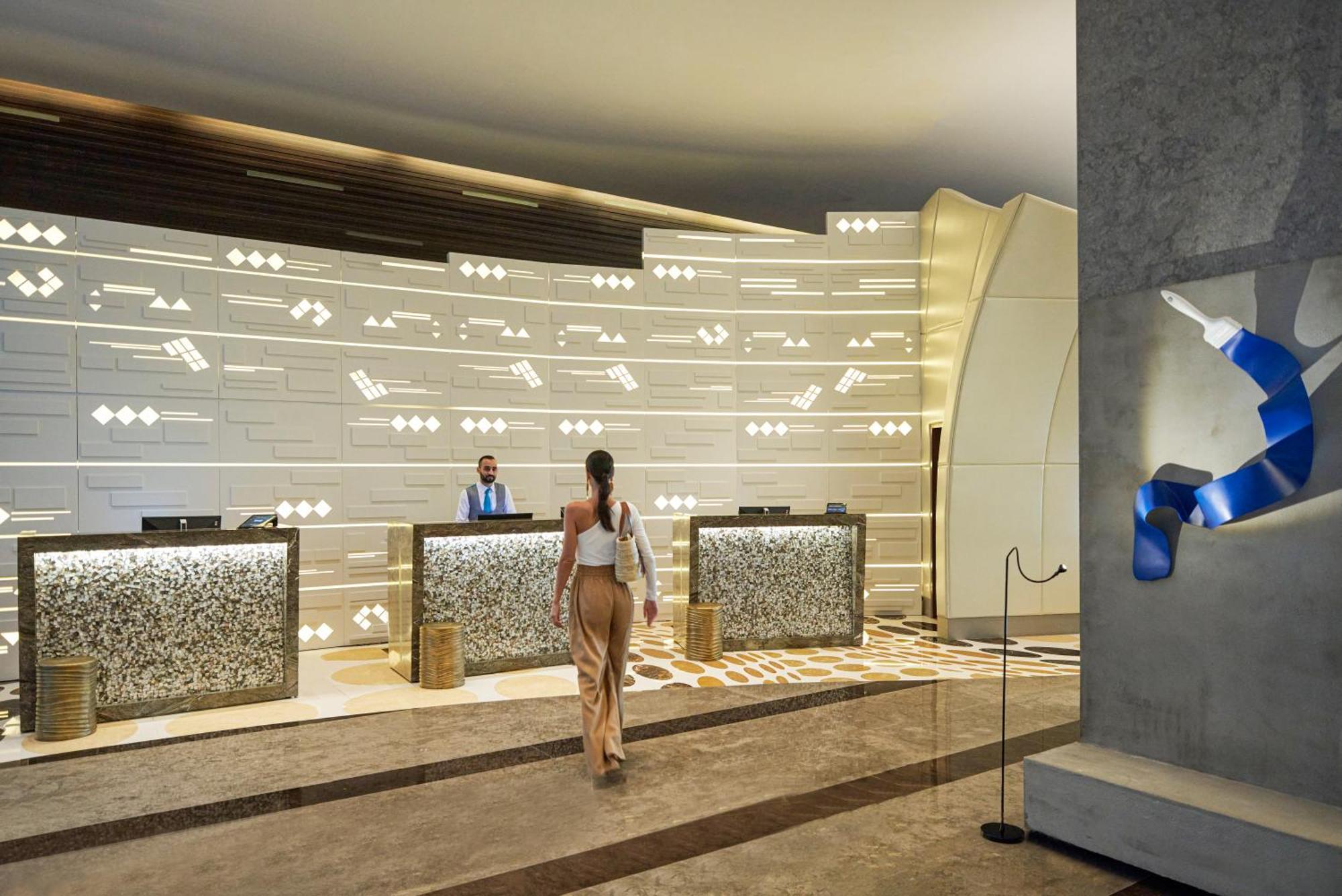 Sofitel Dubai Downtown Hotel Kültér fotó The lobby of the hotel